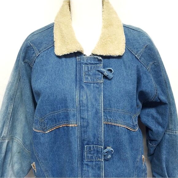 VINTAGE Acid Wash Quilted Sherpa Denim Jacket - Picture 2 of 8